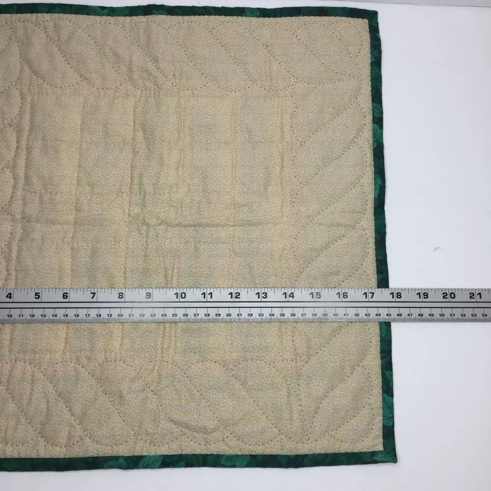 Vintage 90s Hand Made Quilted Christmas Wall Hanging Attic Windows Quilt 18"X18" - Picture 5 of 5